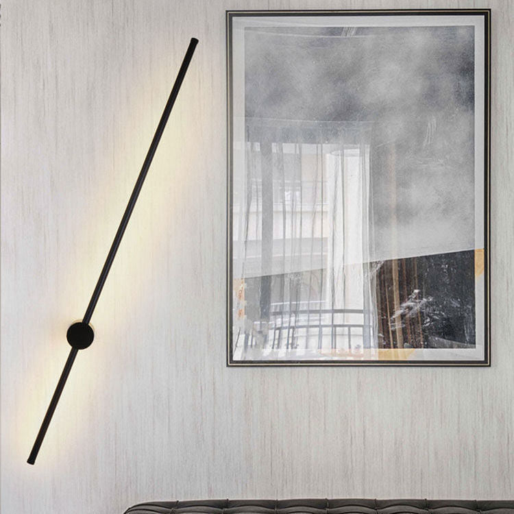 Moderne Art Deco Langstab Eisen Aluminium Silikon LED Wandleuchte für Wohnzimmer 