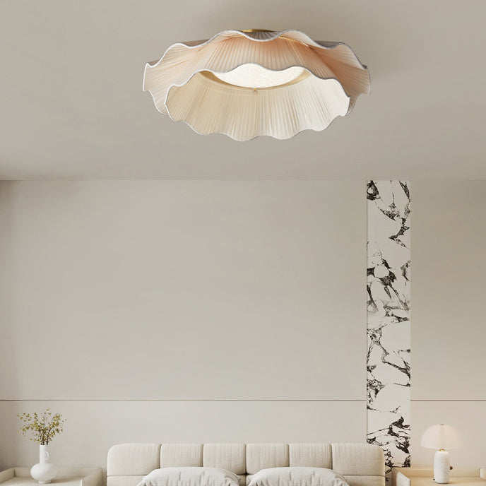 Zeitgenössische nordische Streifen-Wolken-Kupfer-Hardware-Stoff-LED-Deckenleuchte für das Schlafzimmer 
