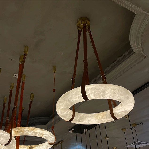 Chandelier LED en cuir rond nordique contemporain imitation marbre cuivre pour salon 