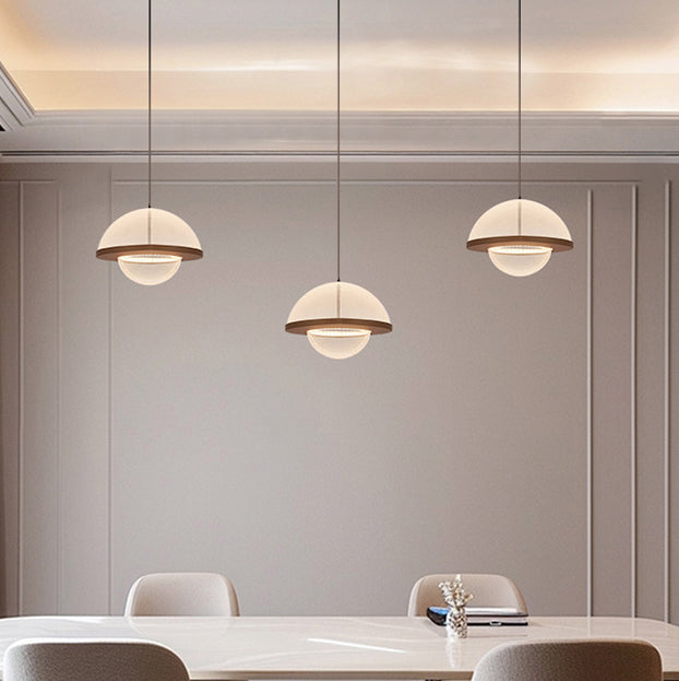 Zeitgenössische skandinavische Halbkreis-Spleißung Kohlenstoffstahl Acryl LED Pendelleuchte für Esszimmer 