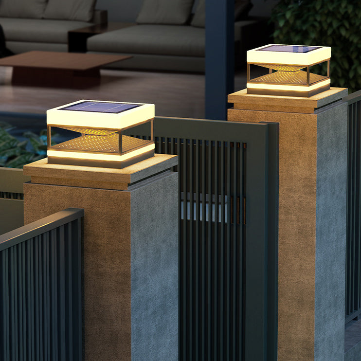 Lumière de poteau extérieure LED cubique carrée en acier inoxydable solaire étanche industrielle contemporaine pour patio extérieur 