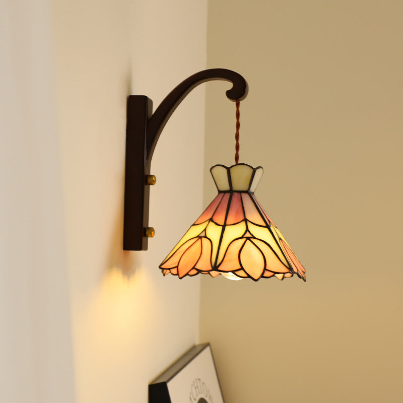 Traditional Tiffany Conical Pattern Oak Glass Copper 1 - Light Wall Sconce Lamp For Living Room