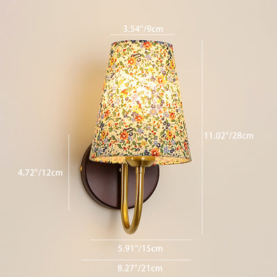 Zeitgenössische Retro-Blumenmuster Massivholz Hardware PVC Stoff Lampenschirm 1-Licht Wandleuchte für Wohnzimmer 