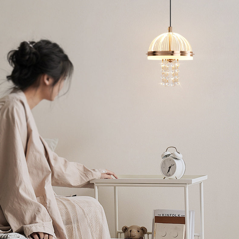 Moderne Luxusqualle Form Eisen Kristall Acryl Lampenschirm LED Pendelleuchte für Esszimmer 