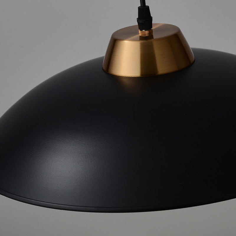 Zeitgenössische skandinavische Lampenschirm aus Aluminium und Eisen in Schalenform 1 - Licht Pendelleuchte für Esszimmer 