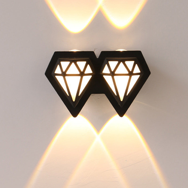 Zeitgenössische kreative wasserdichte Aluminium-Diamantform-LED-Wandleuchte für den Außenbereich 