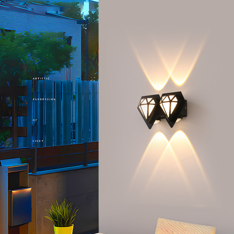 Zeitgenössische kreative wasserdichte Aluminium-Diamantform-LED-Wandleuchte für den Außenbereich 