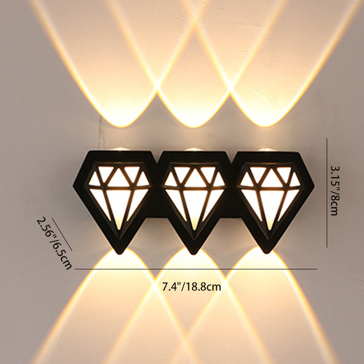 Zeitgenössische kreative wasserdichte Aluminium-Diamantform-LED-Wandleuchte für den Außenbereich 