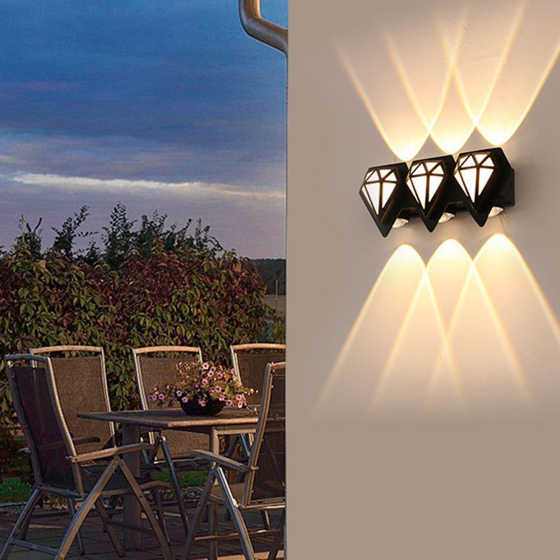 Zeitgenössische kreative wasserdichte Aluminium-Diamantform-LED-Wandleuchte für den Außenbereich 