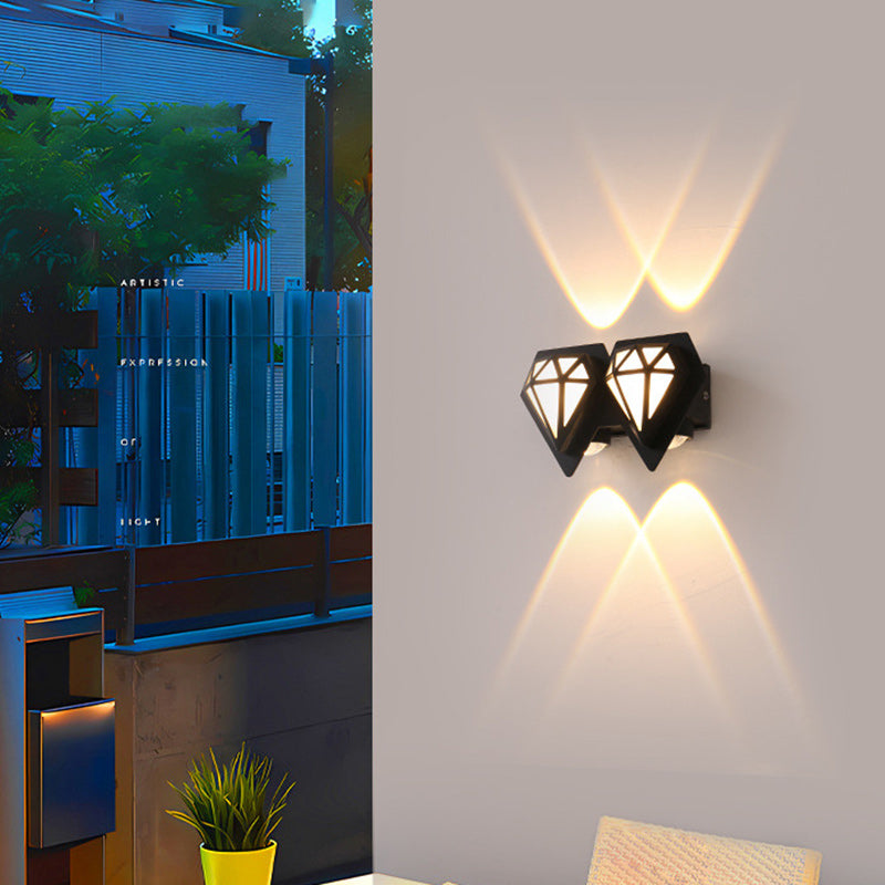Zeitgenössische kreative wasserdichte Aluminium-Diamantform-LED-Wandleuchte für den Außenbereich 