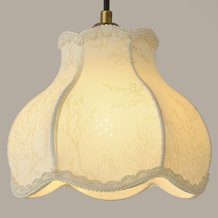 伝統的なフランスの花びら形の布製フローラルプリントランプシェード アイアン 1/3 - ダイニングルーム用ライトシャンデリア 