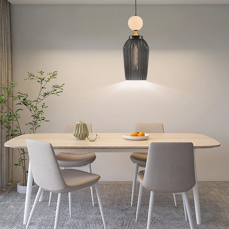 Zeitgenössische skandinavische Kuppel Eisenlampenschirm Glasball 1/2 - Licht Pendelleuchte für Esszimmer 