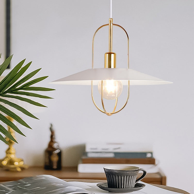 Zeitgenössischer skandinavischer Lampenschirm aus Vollmetall 1 - Licht Pendelleuchte für Esszimmer 
