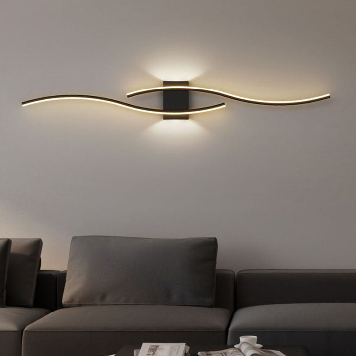 Applique murale LED en fer et acrylique à longue courbe moderne minimaliste pour salon 