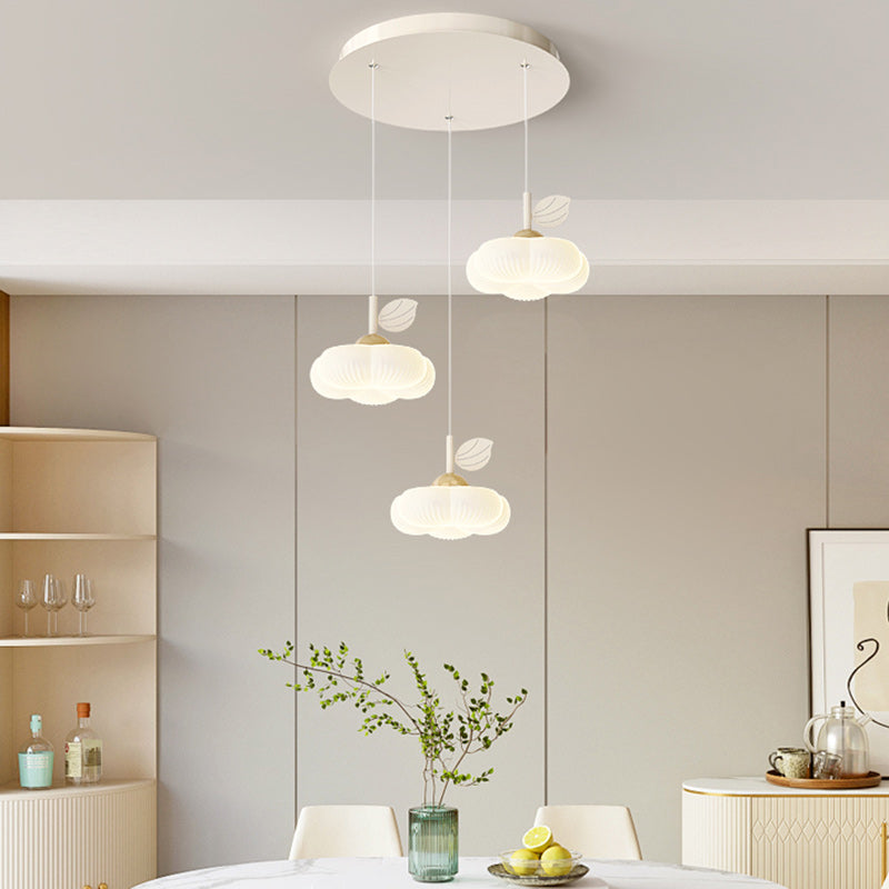 Zeitgenössischer nordischer Cremeblumen-Glaslampenschirm Eisen PE LED Kronleuchter für Esszimmer 