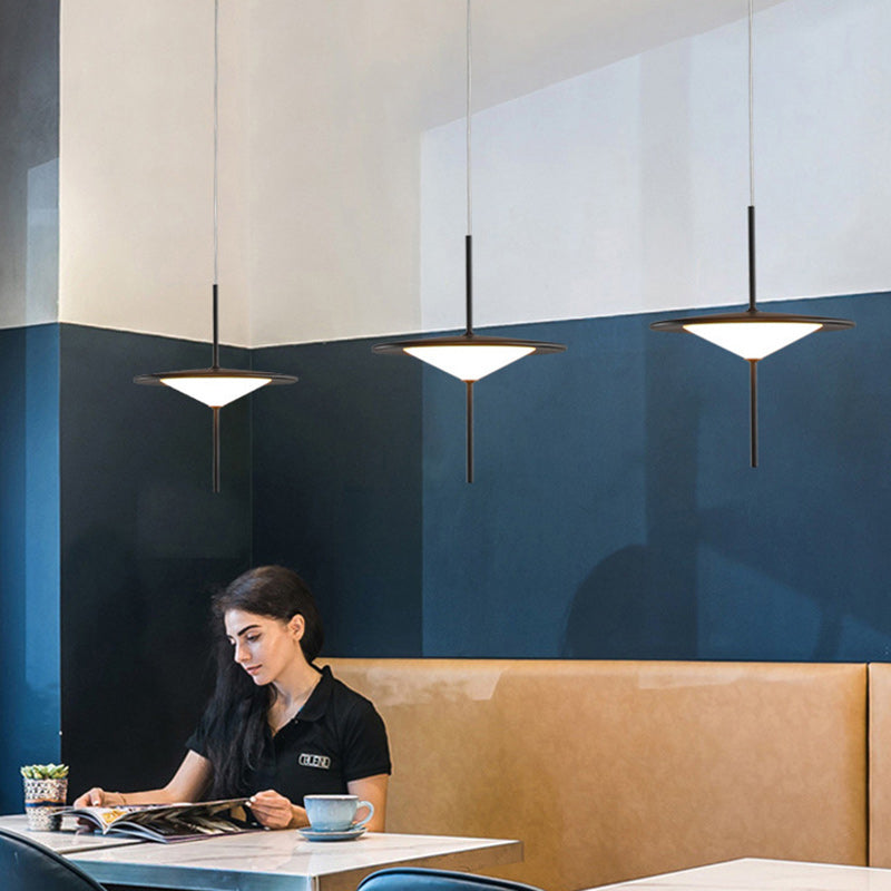 Lustre LED en acrylique en forme d&