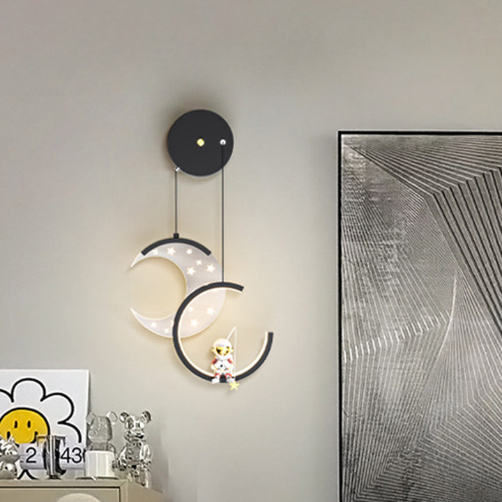 Zeitgenössische nordische Astronaut Mond Sterne Muster Acryl Eisen LED Wandleuchte für Wohnzimmer 