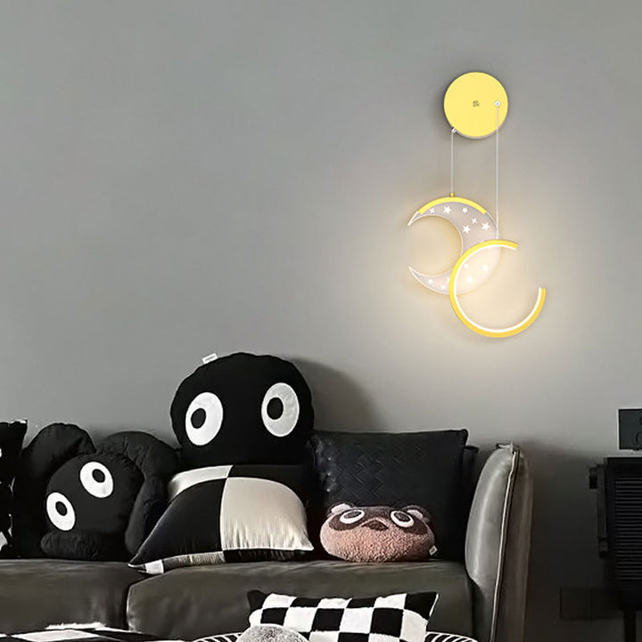 Zeitgenössische nordische Astronaut Mond Sterne Muster Acryl Eisen LED Wandleuchte für Wohnzimmer 