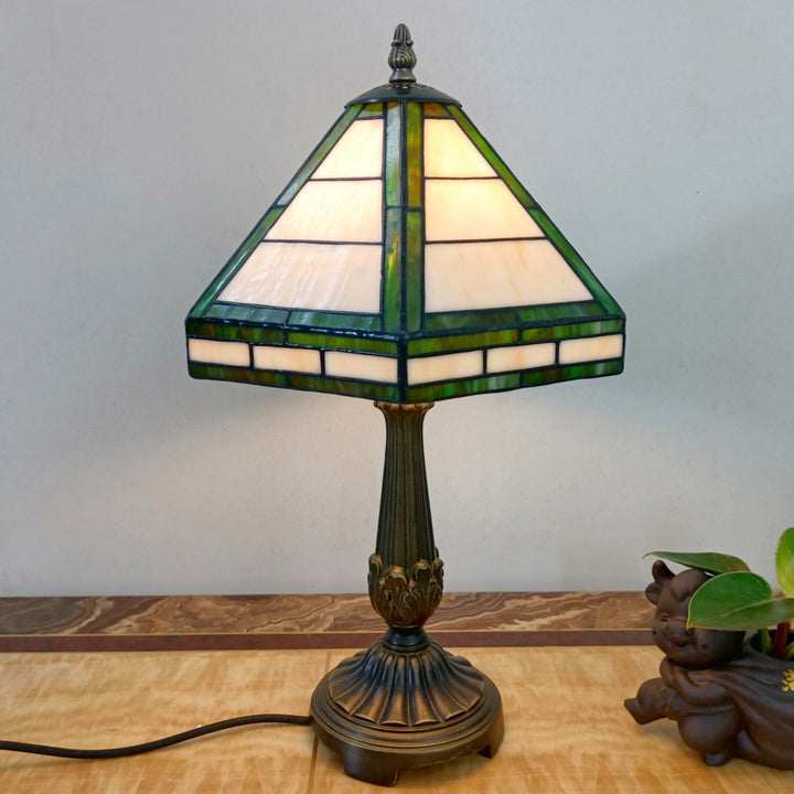 Lampe de table à 1 lumière avec abat-jour conique en verre à grille et base en résine vintage traditionnelle pour salon 