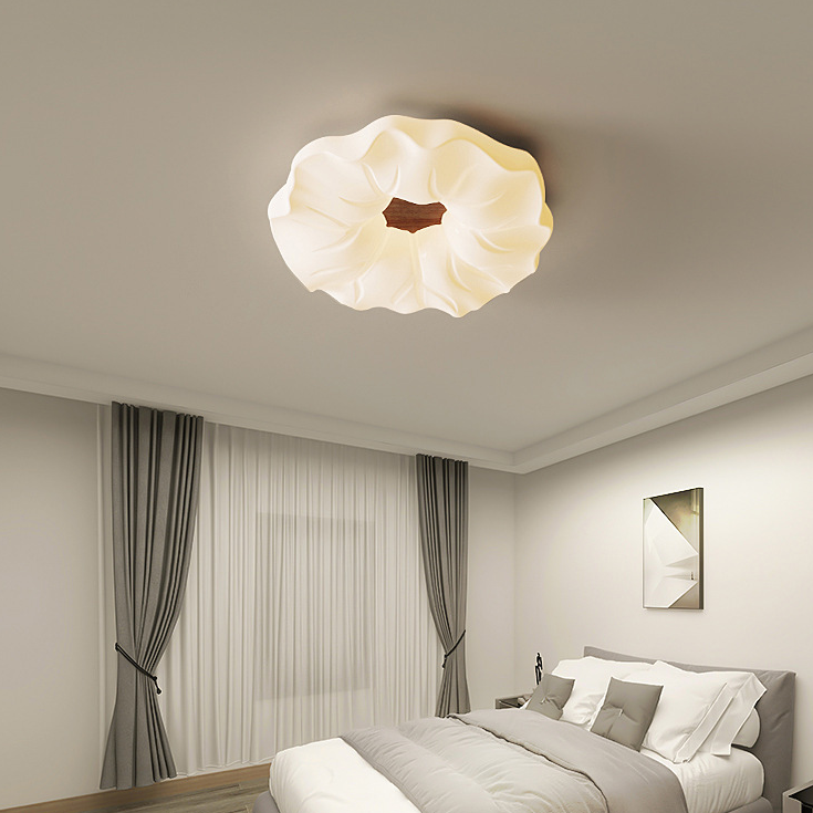 مصباح سقف LED بقاعدة حديدية مع عاكس ضوء أكريليك بتصميم زهرة كريم نورديك معاصر لغرفة النوم 