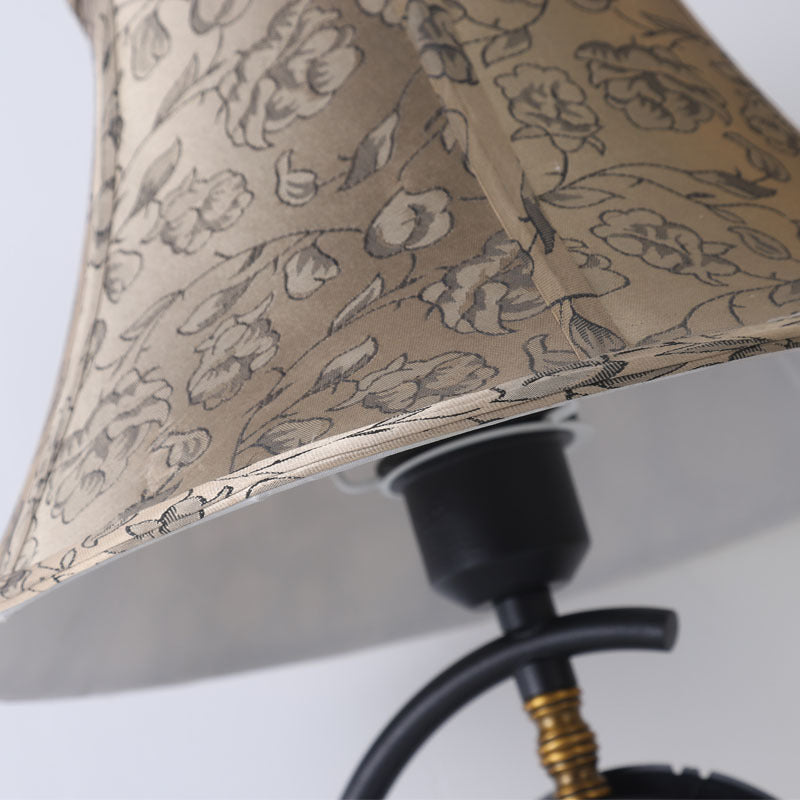 Pantalla de lámpara de tela con patrón de reloj europeo tradicional, base de hierro, lámpara de mesa de 1 luz para sala de estar 