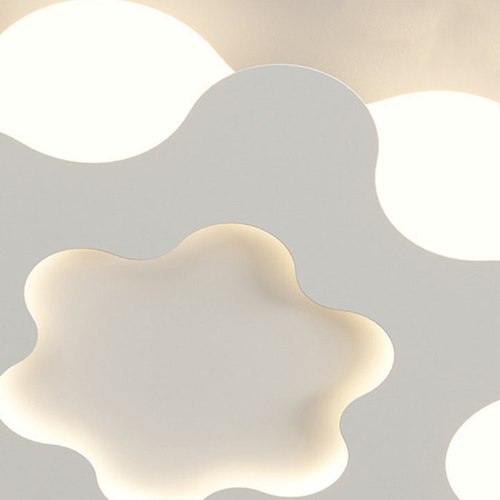 Plafonnier LED en forme de fleur nordique contemporaine avec abat-jour en fer et acrylique pour chambre 