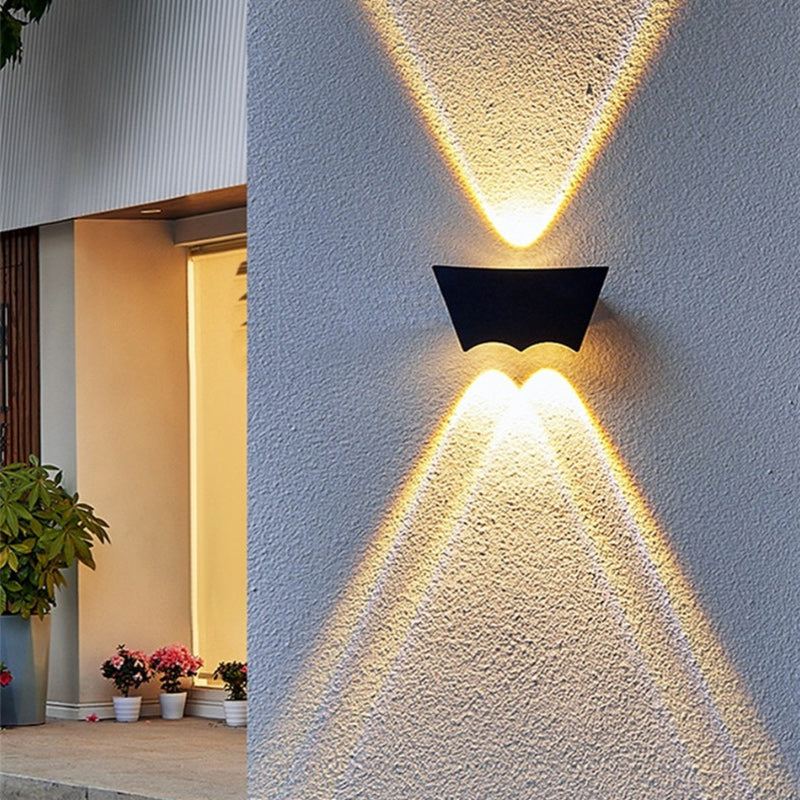 Aplique de pared LED con pantalla de lámpara de aluminio completo en forma de trapecio invertido impermeable de simplicidad moderna para patio exterior 