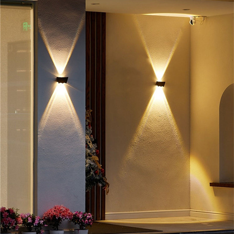 Aplique de pared LED con pantalla de lámpara de aluminio completo en forma de trapecio invertido impermeable de simplicidad moderna para patio exterior 