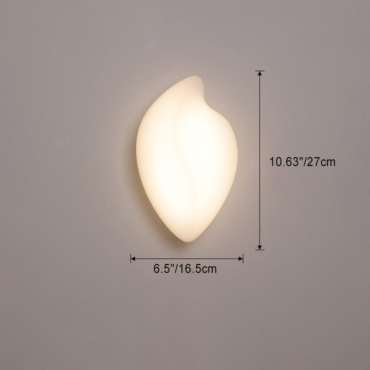 Applique murale LED en forme de feuille crème minimaliste moderne avec abat-jour en fer roto-moulé pour salon 