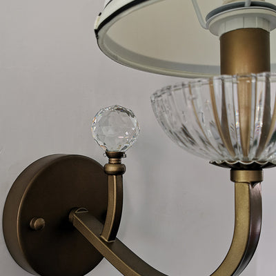 Applique murale contemporaine en forme de chapeau de simplicité en tissu avec cristaux en fer 1 - Lumière pour salon 