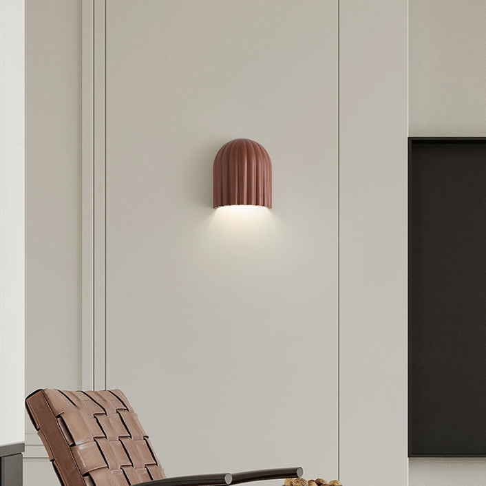 Pantalla de lámpara de hierro con franjas verticales semicirculares crema creativa contemporánea 2 - Aplique de pared de luz para dormitorio 