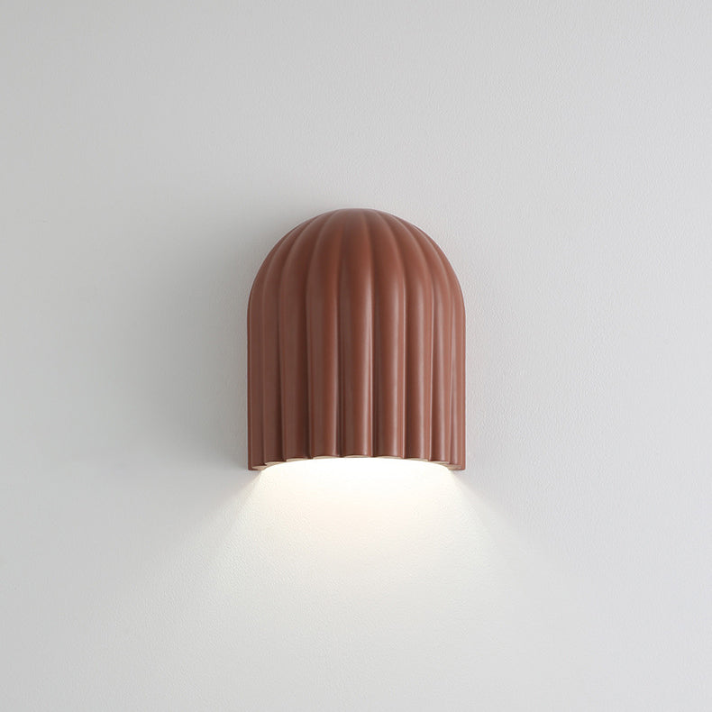 Pantalla de lámpara de hierro con franjas verticales semicirculares crema creativa contemporánea 2 - Aplique de pared de luz para dormitorio 