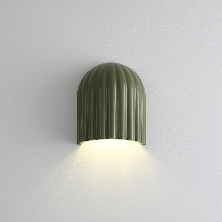 Pantalla de lámpara de hierro con franjas verticales semicirculares crema creativa contemporánea 2 - Aplique de pared de luz para dormitorio 