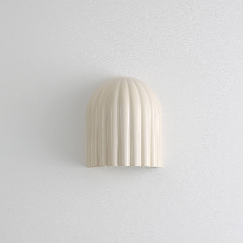 Pantalla de lámpara de hierro con franjas verticales semicirculares crema creativa contemporánea 2 - Aplique de pared de luz para dormitorio 