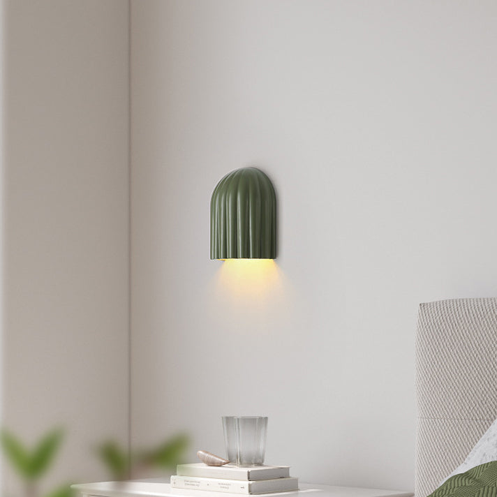 Pantalla de lámpara de hierro con franjas verticales semicirculares crema creativa contemporánea 2 - Aplique de pared de luz para dormitorio 