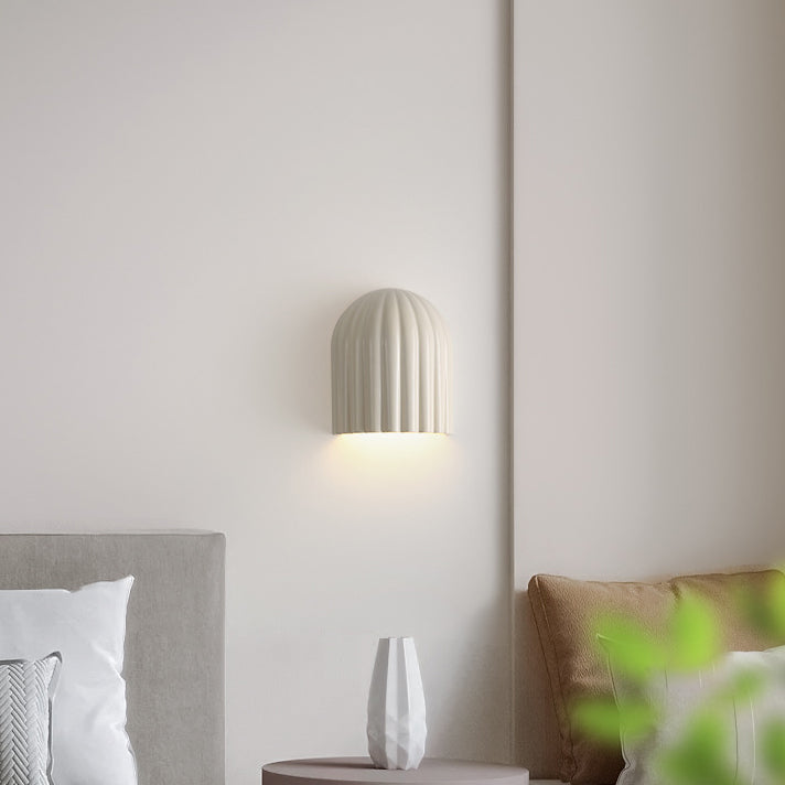 Pantalla de lámpara de hierro con franjas verticales semicirculares crema creativa contemporánea 2 - Aplique de pared de luz para dormitorio 
