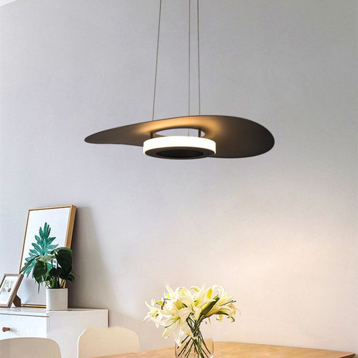 Suspension LED contemporaine nordique en forme d'OVNI avec abat-jour en aluminium et acrylique pour salle à manger 