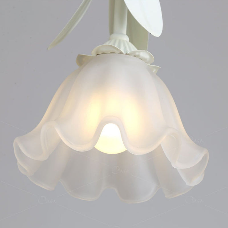 Zeitgenössische nordische Blumen Eisen Glas Lampenschirm 3 - Licht Kronleuchter für Esszimmer 