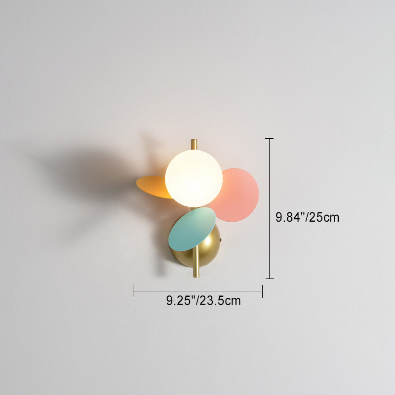 Applique murale contemporaine avec abat-jour en verre en forme d&