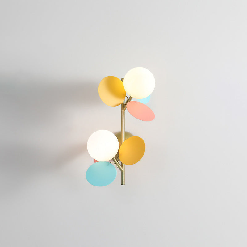 Applique murale contemporaine avec abat-jour en verre en forme d&