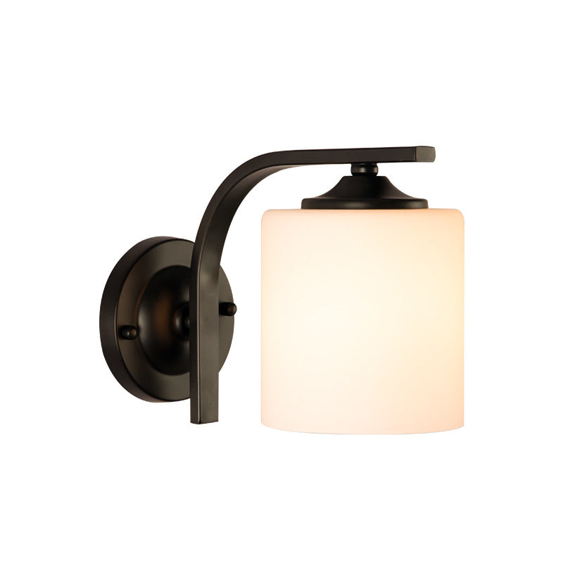 Lampe murale à une lumière en fer avec abat-jour en verre cylindrique de simplicité moderne pour salon 