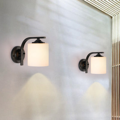 Lampe murale à une lumière en fer avec abat-jour en verre cylindrique de simplicité moderne pour salon 