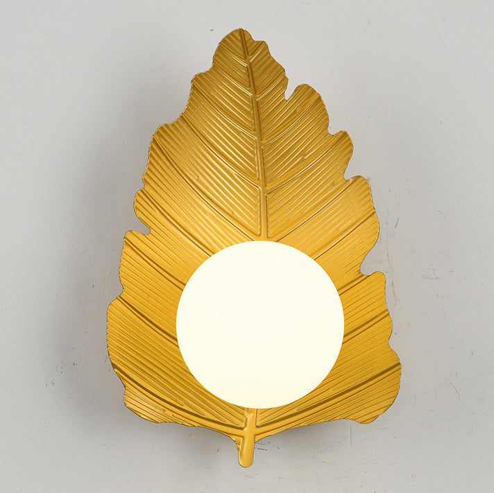 Zeitgenössische kreative Eisenblatt-Glaskugel-Lampenschirm 1 - Licht Wandleuchte für Wohnzimmer 