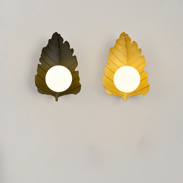 Zeitgenössische kreative Eisenblatt-Glaskugel-Lampenschirm 1 - Licht Wandleuchte für Wohnzimmer 