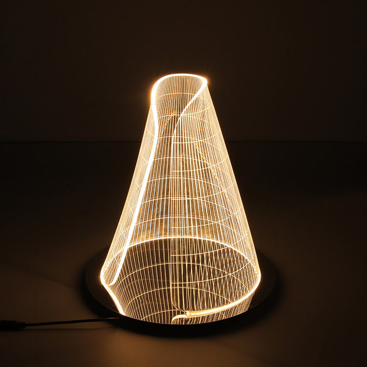 Moderne Art Deco Kegelförmige Acryl-Lampenschirm Edelstahlbasis LED-Tischlampe für Wohnzimmer 