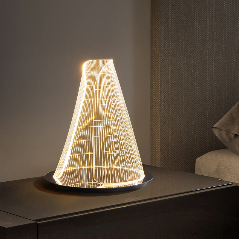 Moderne Art Deco Kegelförmige Acryl-Lampenschirm Edelstahlbasis LED-Tischlampe für Wohnzimmer 