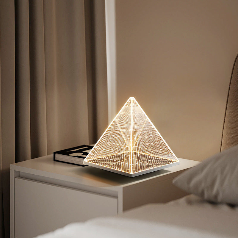 Lampe de table LED avec abat-jour en acrylique pyramidal Art Déco moderne et base en acier inoxydable pour salon 