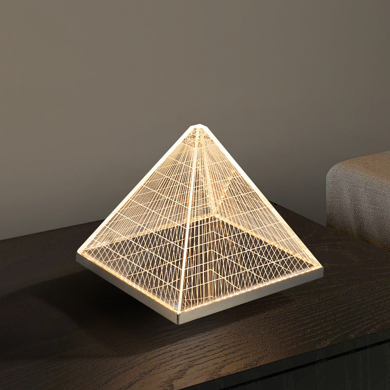 Lampe de table LED avec abat-jour en acrylique pyramidal Art Déco moderne et base en acier inoxydable pour salon 