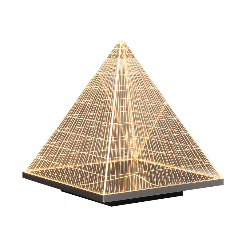 Lampe de table LED avec abat-jour en acrylique pyramidal Art Déco moderne et base en acier inoxydable pour salon 