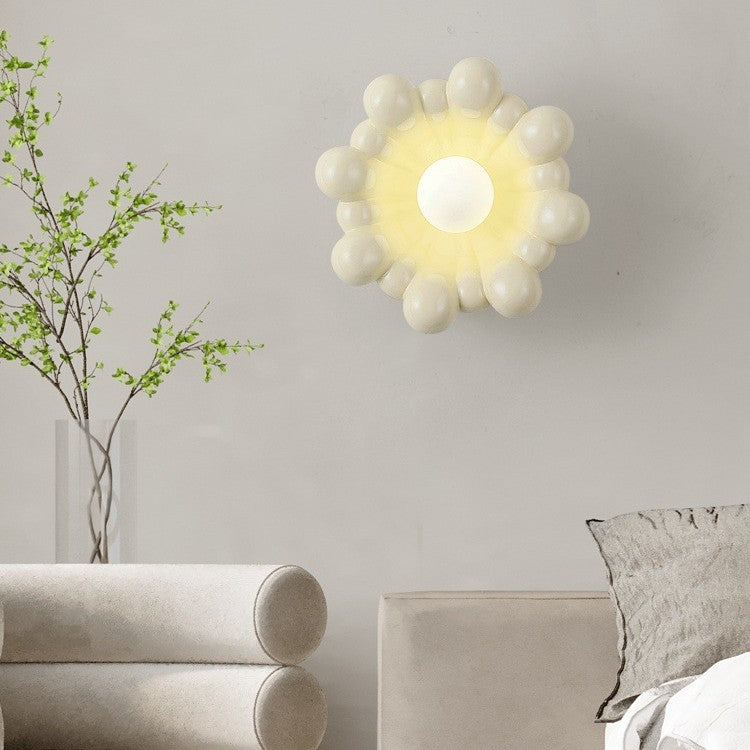Applique murale contemporaine en résine de forme florale crème nordique avec abat-jour en verre 1 - lampe pour salon 